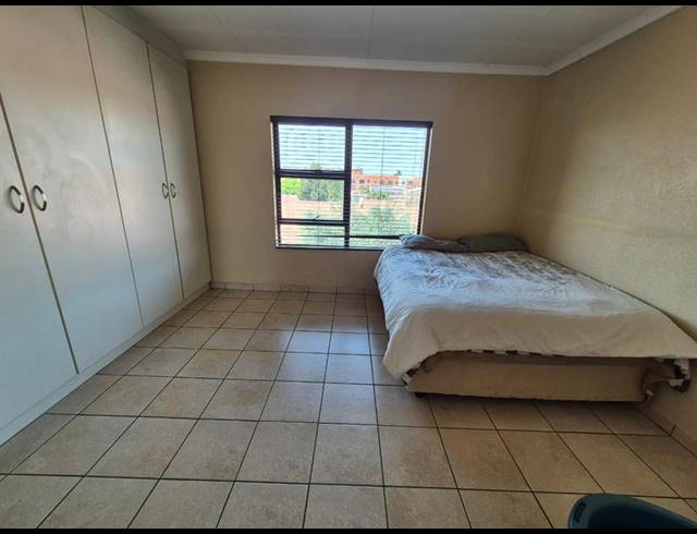 2 BEDROOM TOWNHOUSE FOR SALE IN NEW REDRUTH